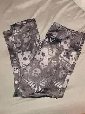 Cvg Skulls And Butterfly Leggings.